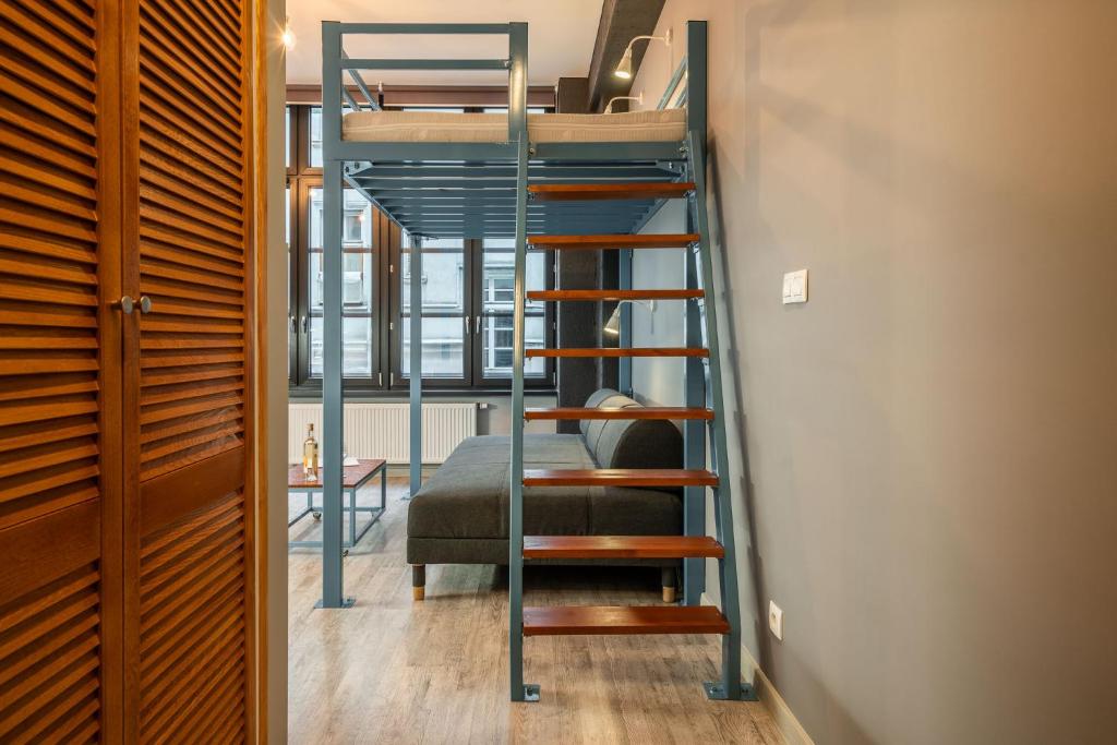 Graffiti Apartments - 18