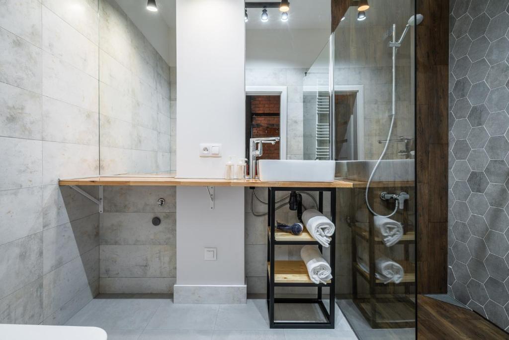 Graffiti Apartments - 10