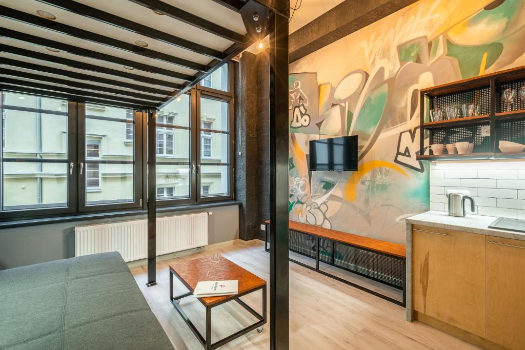 Graffiti Apartments - 7