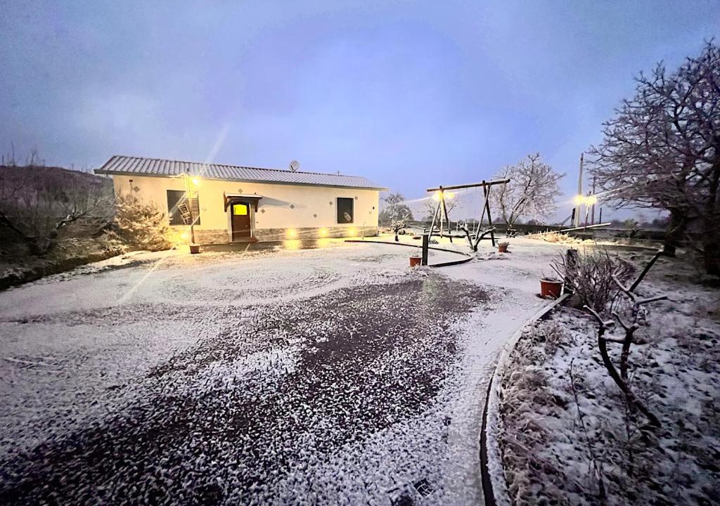 Obiekt Chalet Grotta Monte Etna zimą