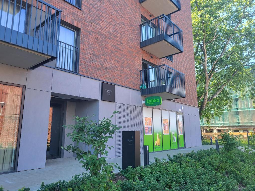 ApartWro 2th - City Square Railway Station, balcony, garage - 17