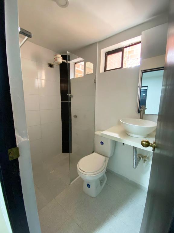 Koupelna v ubytování 33 Hotel Bulerias