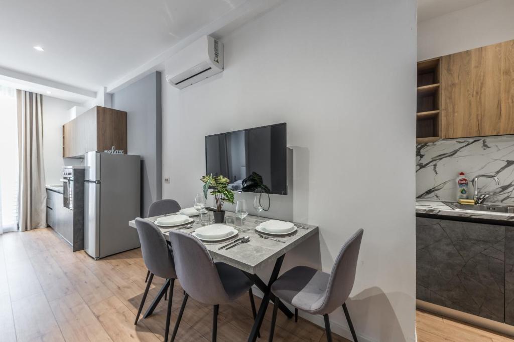 Brand New Comfy Apartment located in city center - Image 4