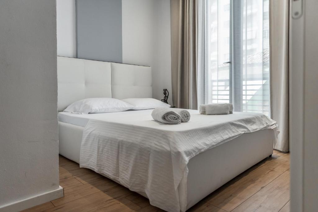 Brand New Comfy Apartment located in city center - Image 6