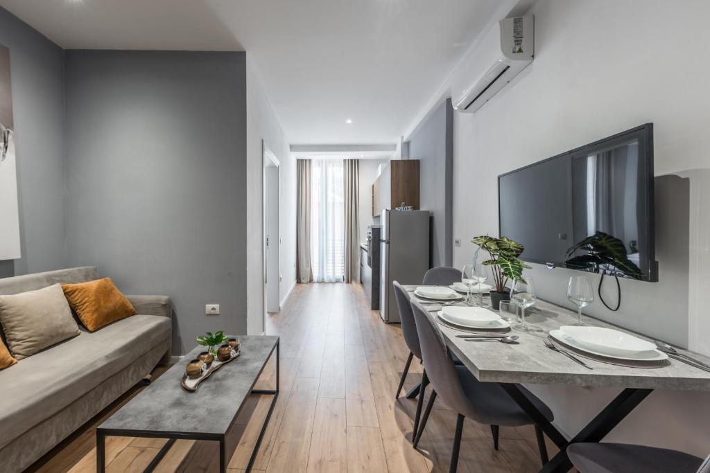 Brand New Comfy Apartment located in city center - Image 5