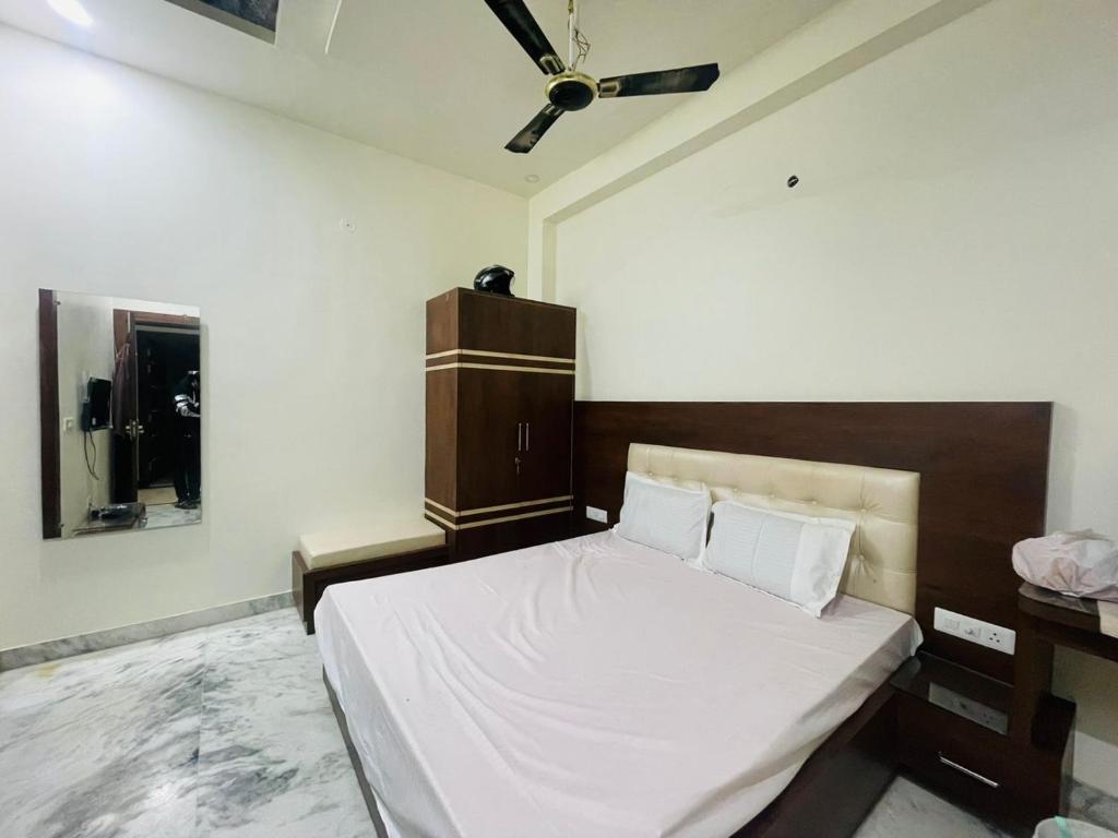 Postel nebo postele na pokoji v ubytování Hotel divine