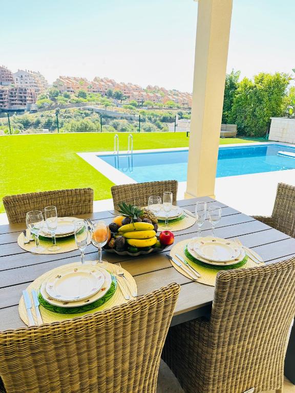 Bazén v ubytování Villa Issa Private Loft in Marbella nebo v jeho okolí