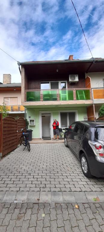 Budynek, w którym mieści się apartament
