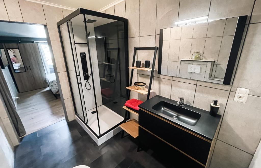 Kuchyň nebo kuchyňský kout v ubytování Le petit Broux