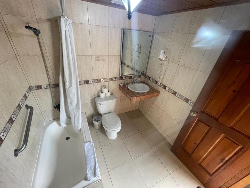 Koupelna v ubytování Hotel Gran Jimenoa