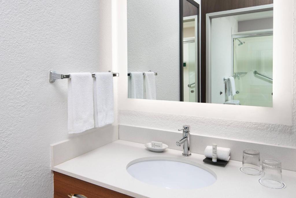 Koupelna v ubytování SpringHill Suites Scottsdale North
