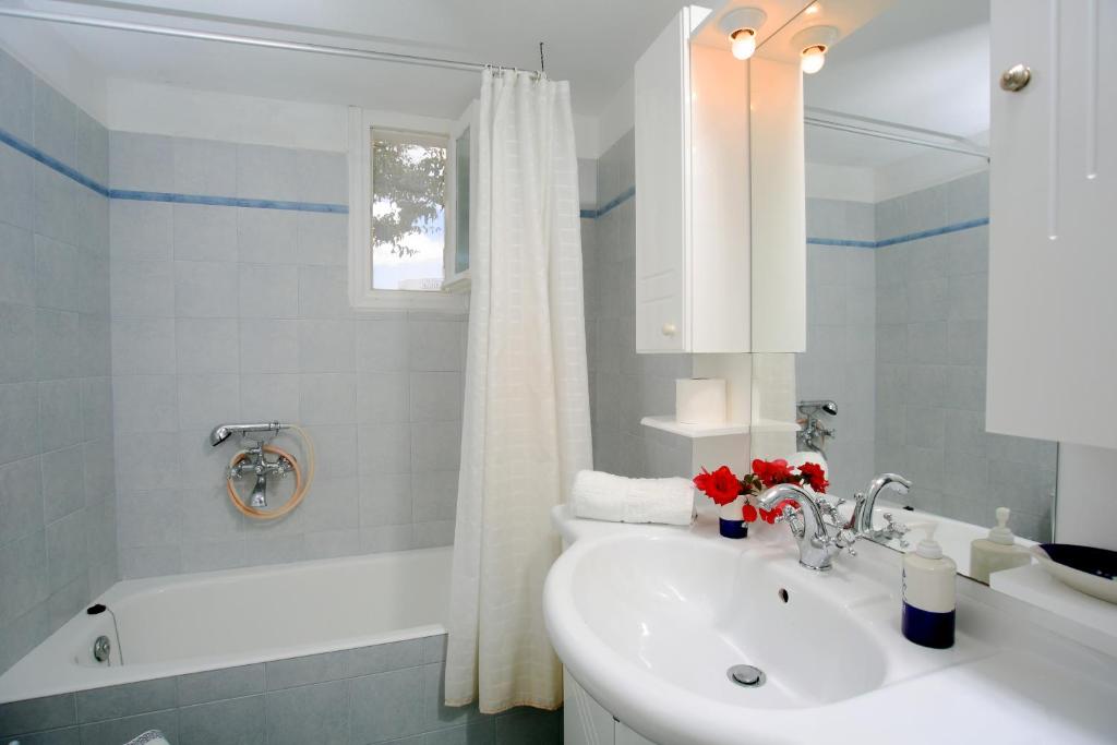 A bathroom at Paros Rita Studios