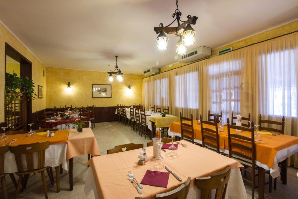 Restaurace v ubytování Albergo Ristorante Da Felice