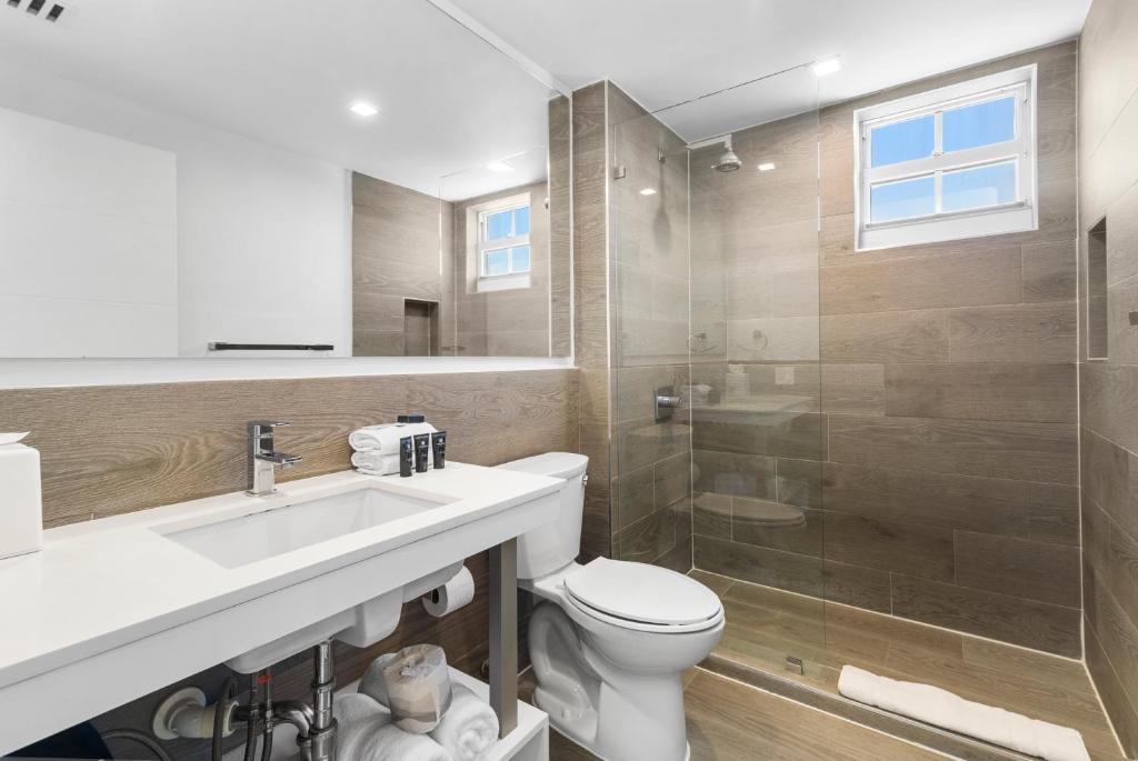 Fortune House Hotel Suites photo