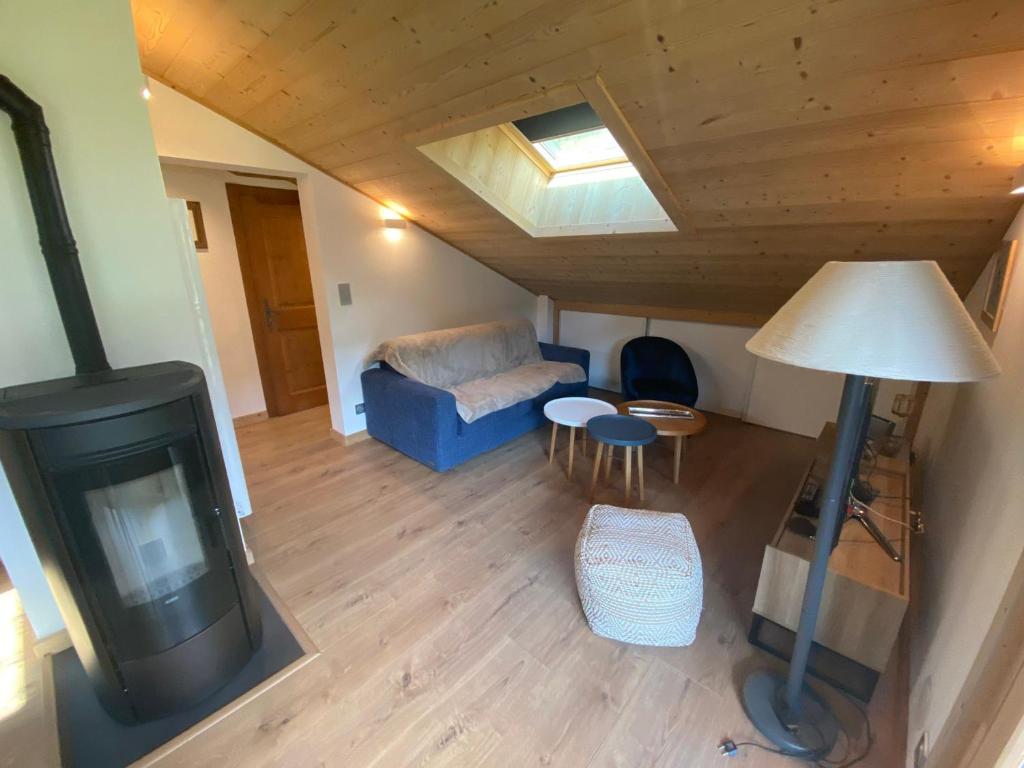 Posezení v ubytování Appartement avec balcon et parking, vue sur montagnes - FR-1-692-88