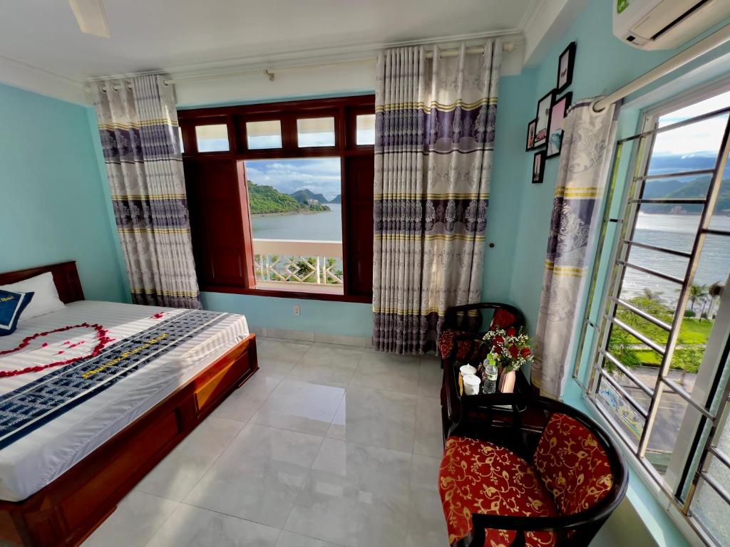 Phoenix Flower Hotel - Deluxe Double Room With Sea View