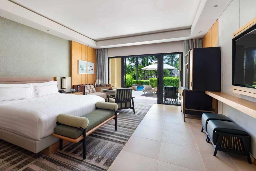 TV a/nebo společenská místnost v ubytování The Ritz-Carlton Sanya, Yalong Bay