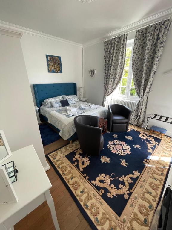 Vue du Château d'Excideuil en chambres - Deluxe Double Room With Balcony