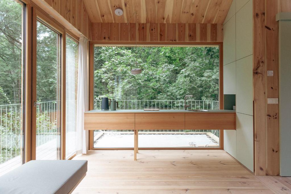 Balkón nebo terasa v ubytování baumhaus buchengrün