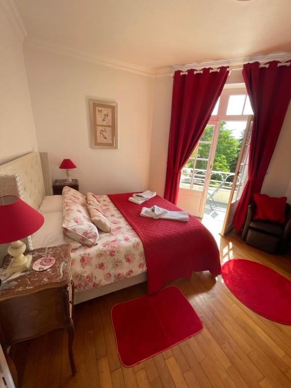 Vue du Château d'Excideuil en chambres - Double Room With Private Bathroom