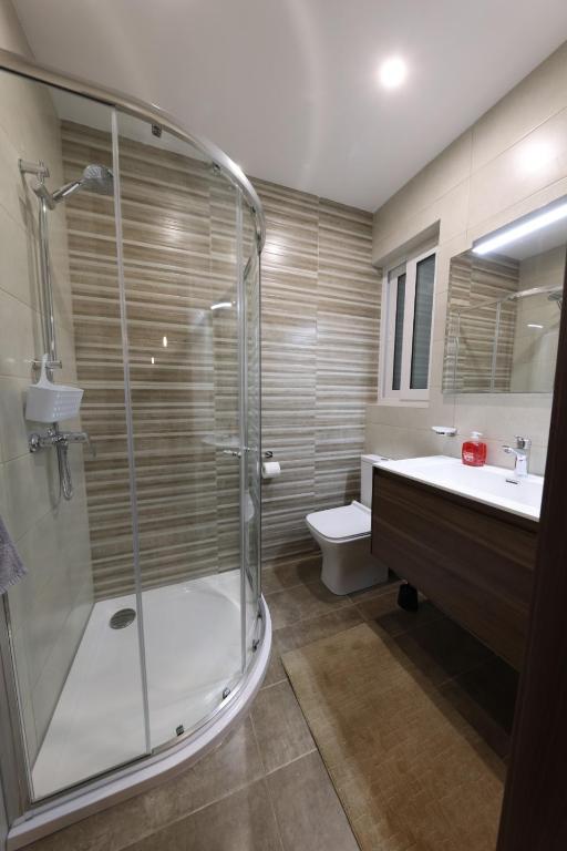 Koupelna v ubytování Comfort and Convenience flat 4 dad's court