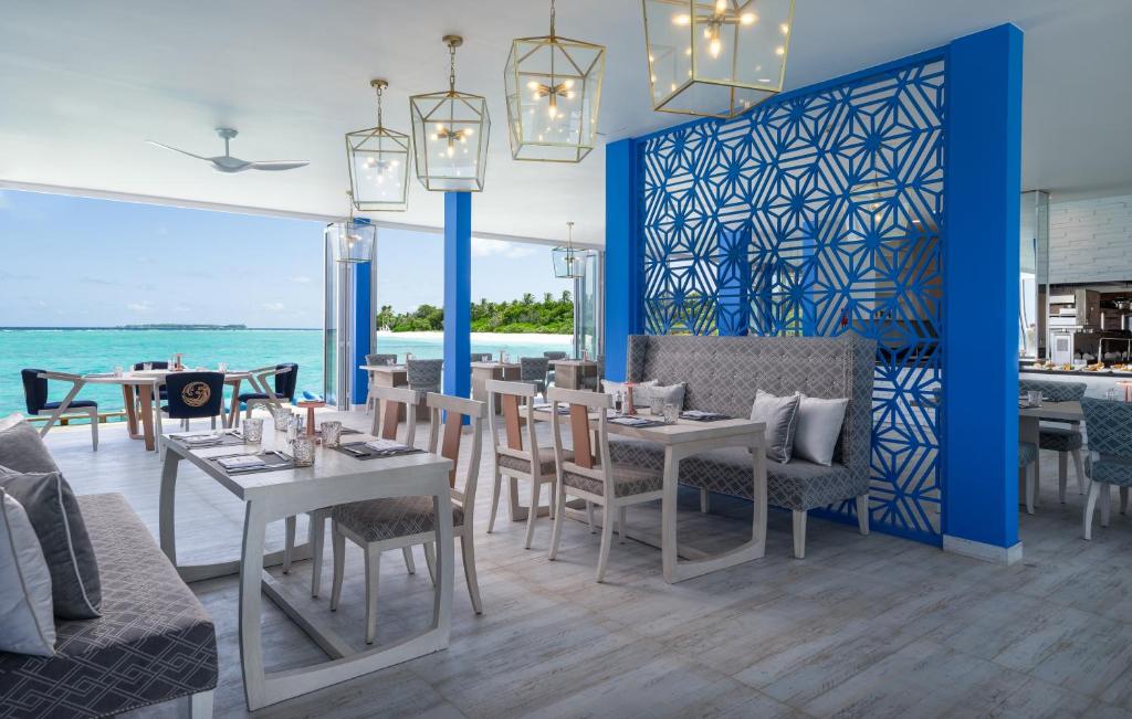 Restaurace v ubytování Ifuru Island Maldives - 24-Hours Premium All Inclusive