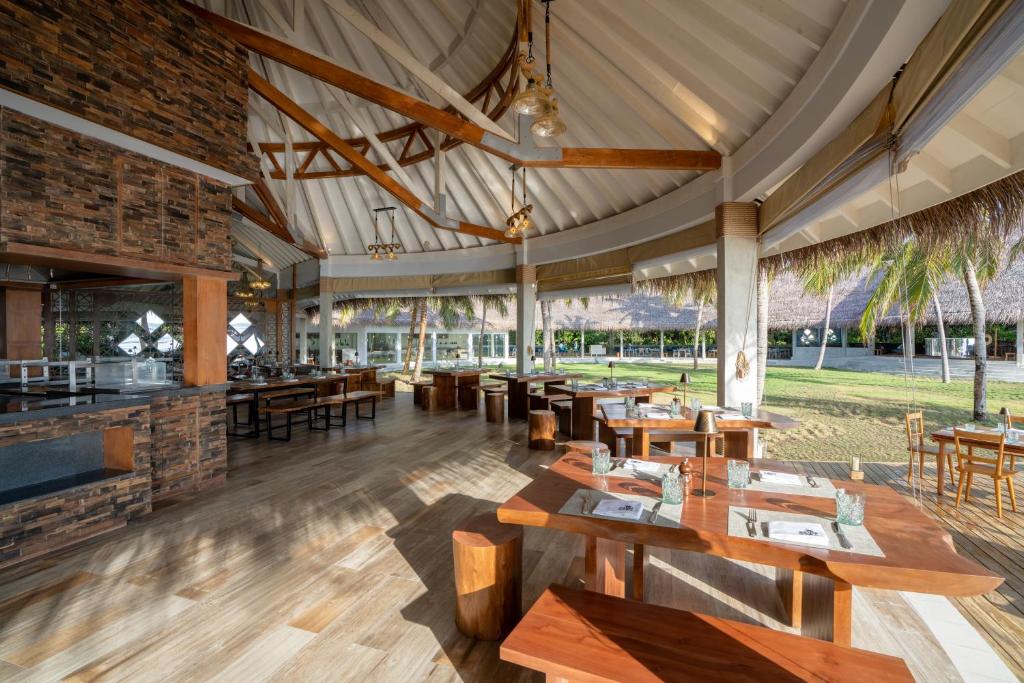Restaurace v ubytování Ifuru Island Maldives - 24-Hours Premium All Inclusive