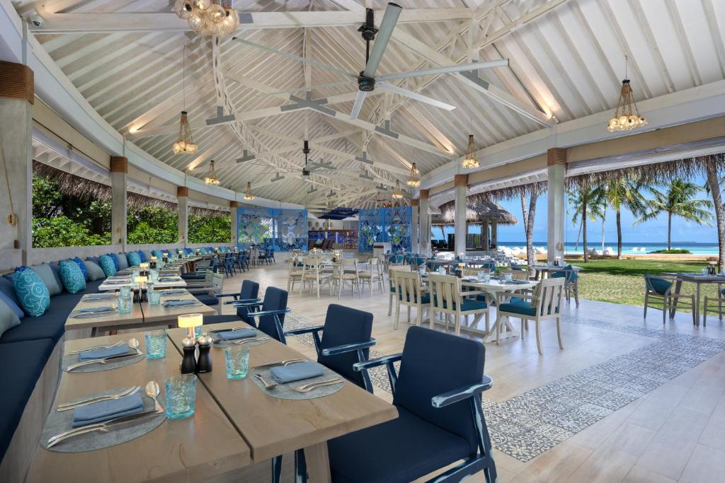 Restaurace v ubytování Ifuru Island Maldives - 24-Hours Premium All Inclusive