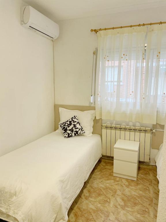 Pensión el Carmen - Twin Room With Private Bathroom