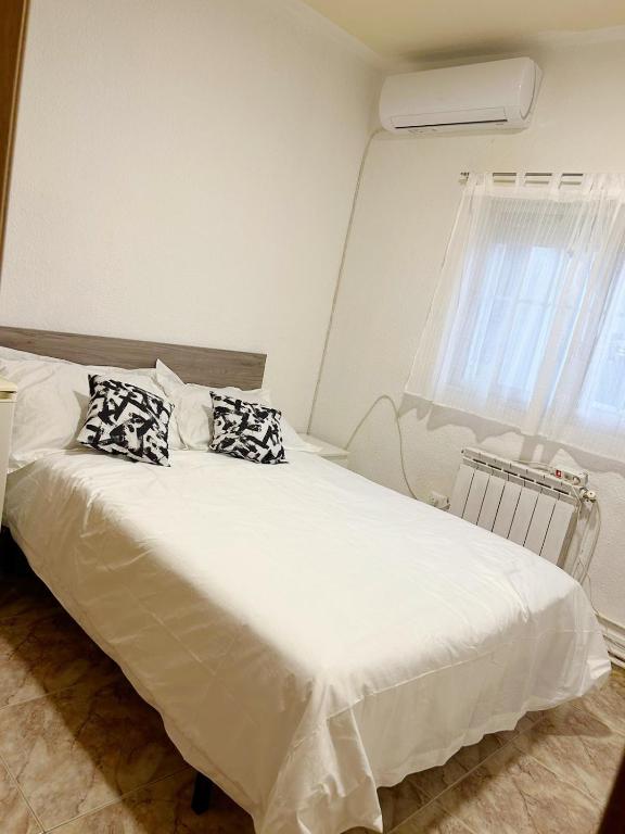Pensión el Carmen - Double Room With Private Bathroom