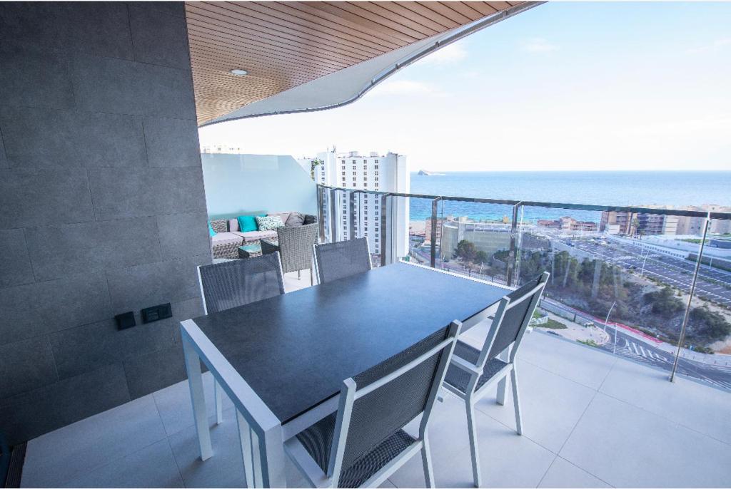 Balkón nebo terasa v ubytování Apartment Sunset Waves Poniente