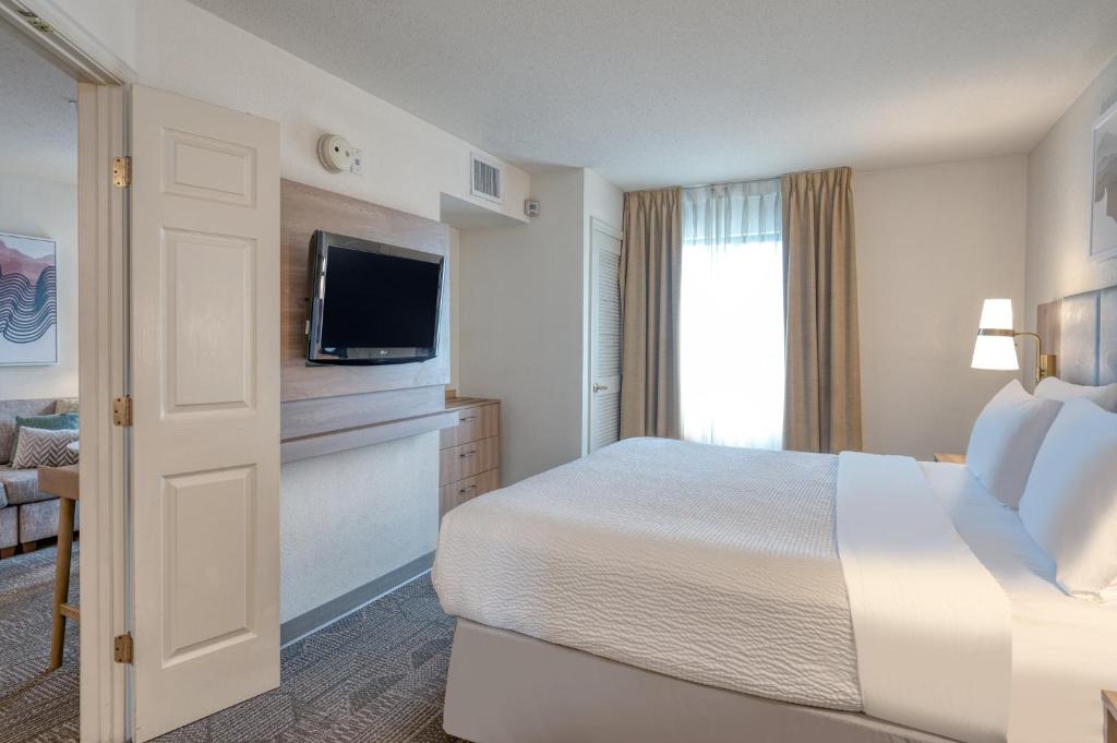 Staybridge Suites Allentown Airport Lehigh Valley, an IHG Hotel - Suite King