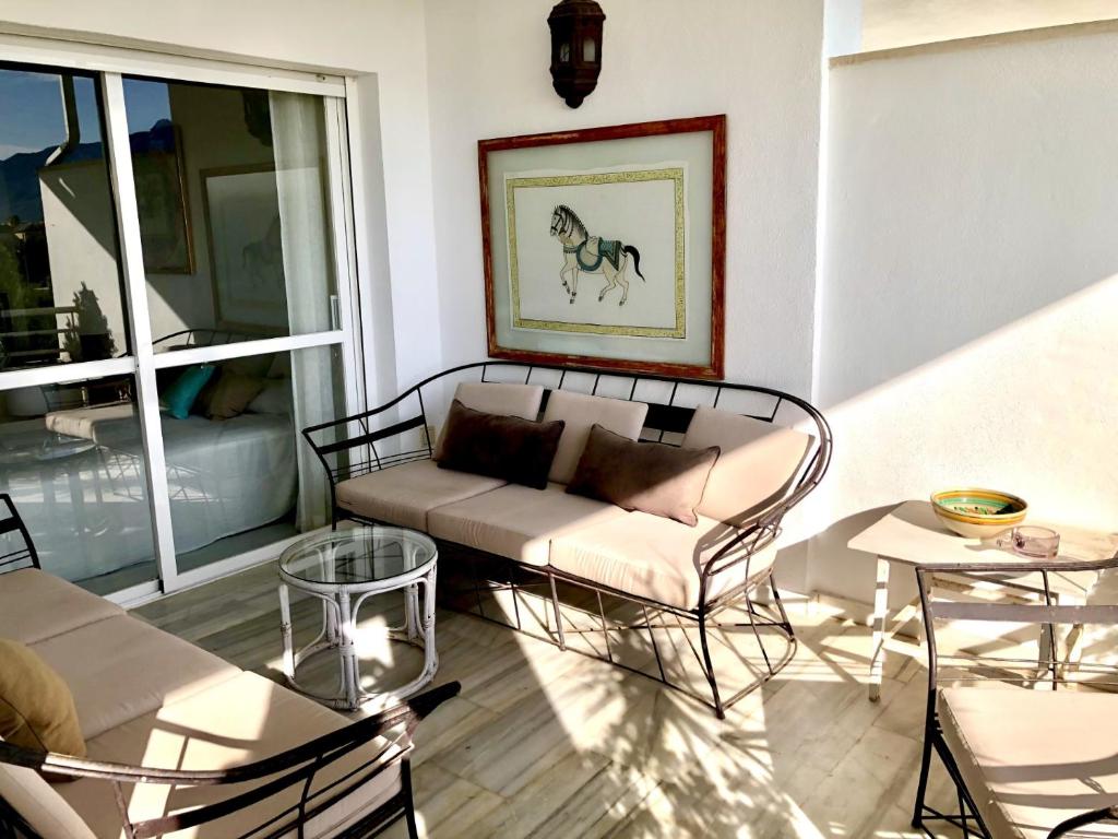 Posedenie v ubytovaní Duplex vistas al golf Guadalmina Marbella