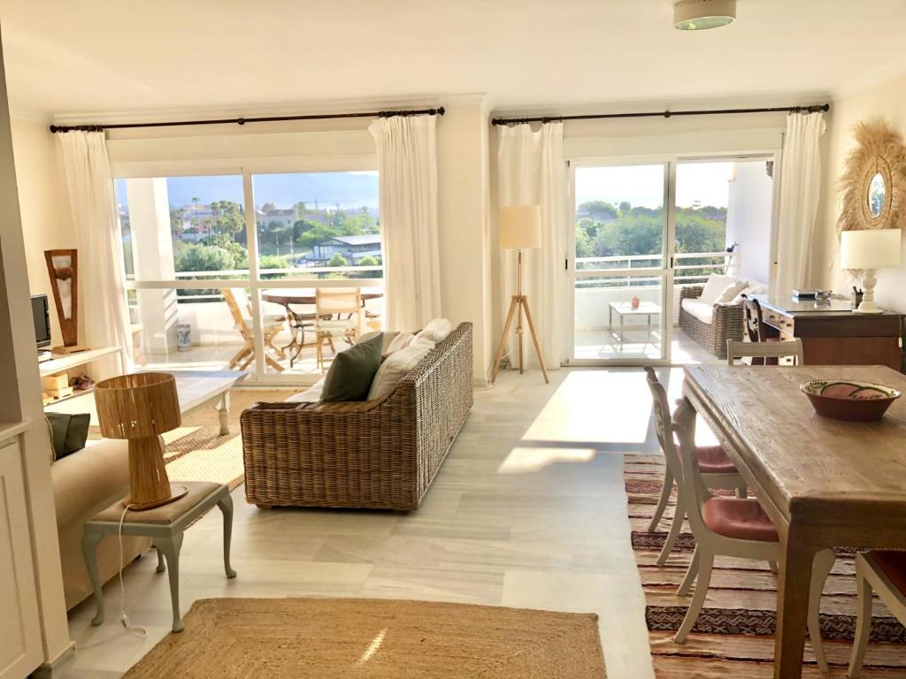 Posedenie v ubytovaní Duplex vistas al golf Guadalmina Marbella