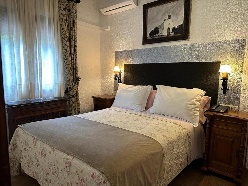 Hotel Rural Convento Santa Maria de la Sierra - Double Room With Extra Bed (2 Adults + 1 Child)