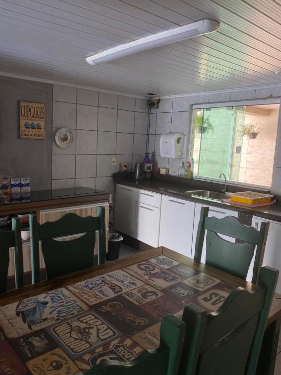 Kuchyň nebo kuchyňský kout v ubytování Pousada Tia Moni
