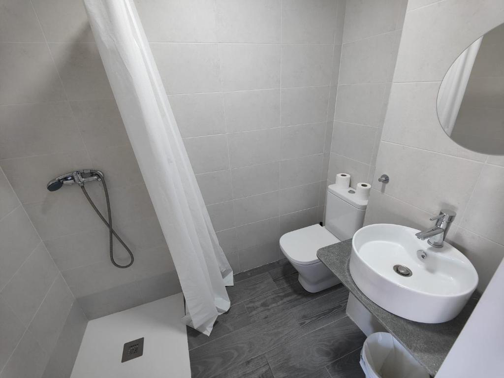PENSION IRATI - Double Room With Private Bathroom