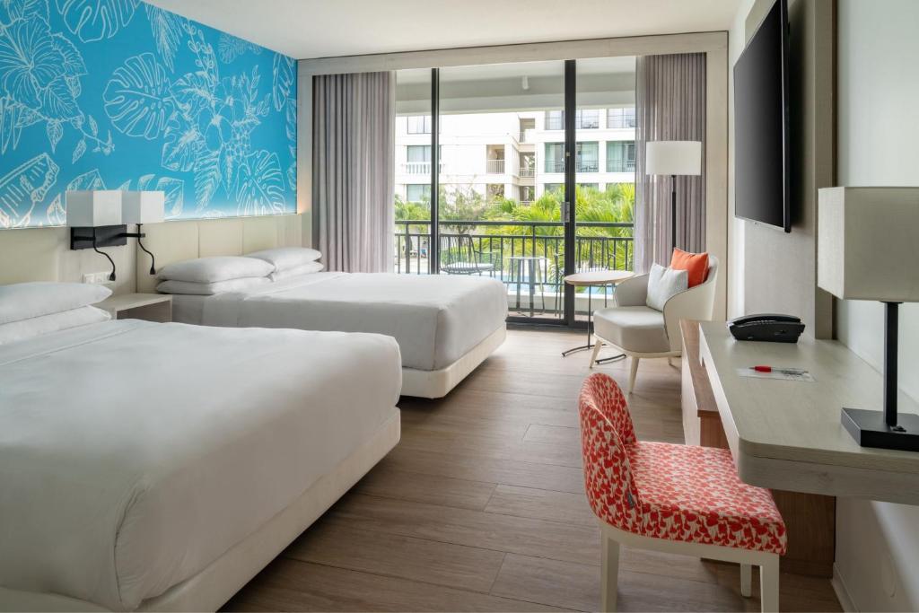 Postel nebo postele na pokoji v ubytování Curaçao Marriott Beach Resort