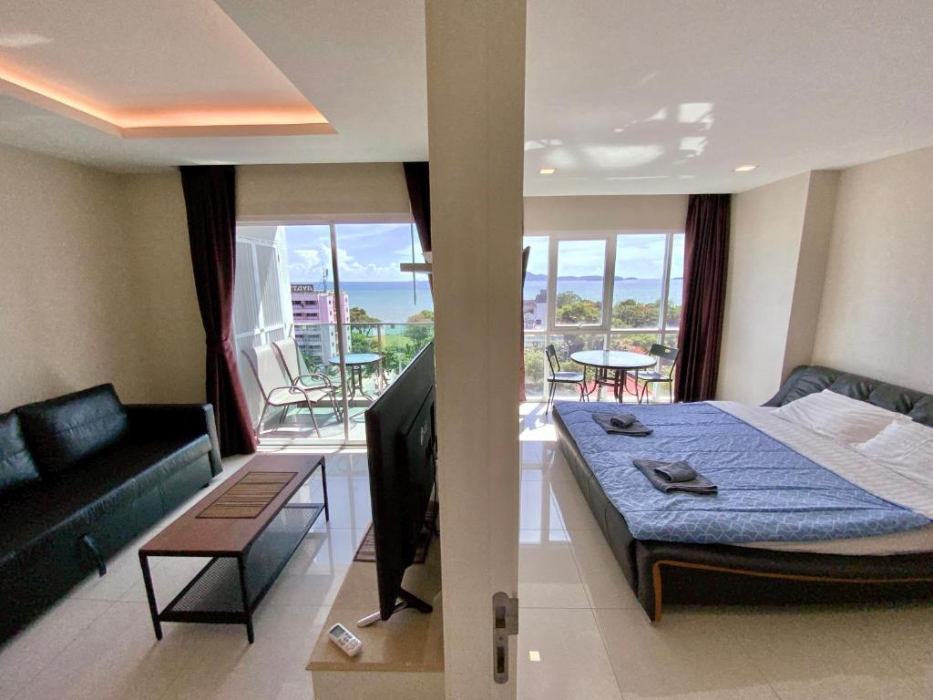 Postel nebo postele na pokoji v ubytování One Tower 1 Bed 16 by ThaiminatorPattaya