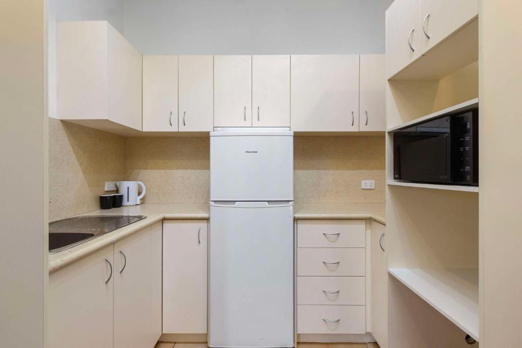 Kuchyň nebo kuchyňský kout v ubytování Econo Lodge East Adelaide