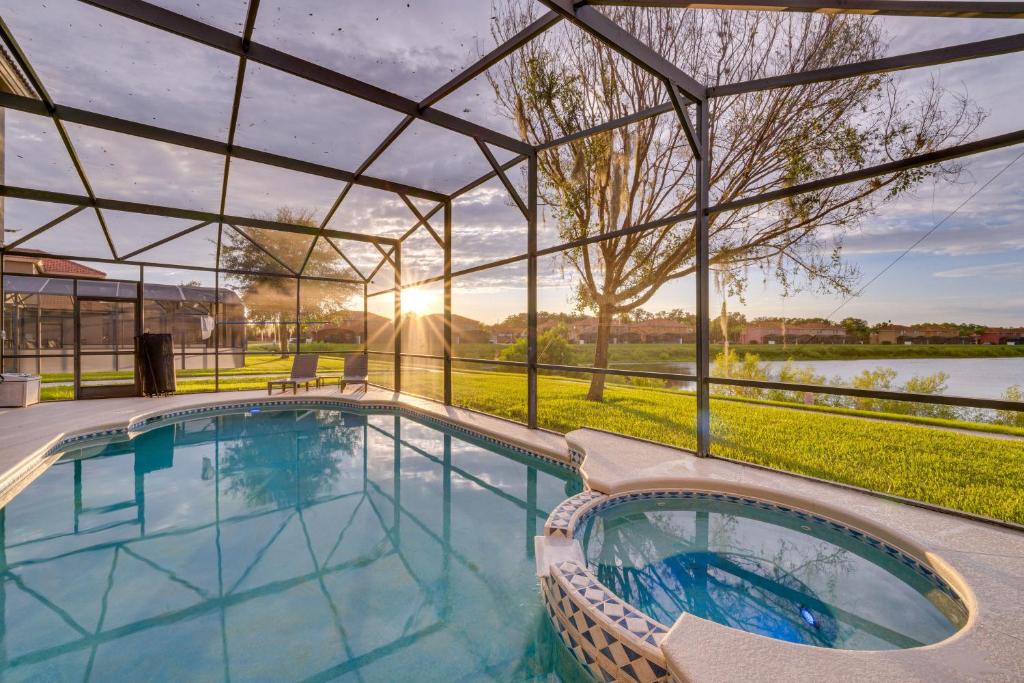 Spacious Kissimmee Oasis with ResortStyle Amenities, Kissimmee