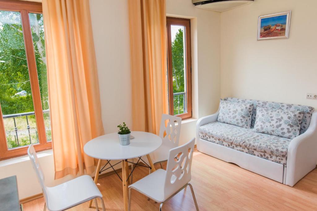 Studio with Park View ( 2 Adults + 1 Child)