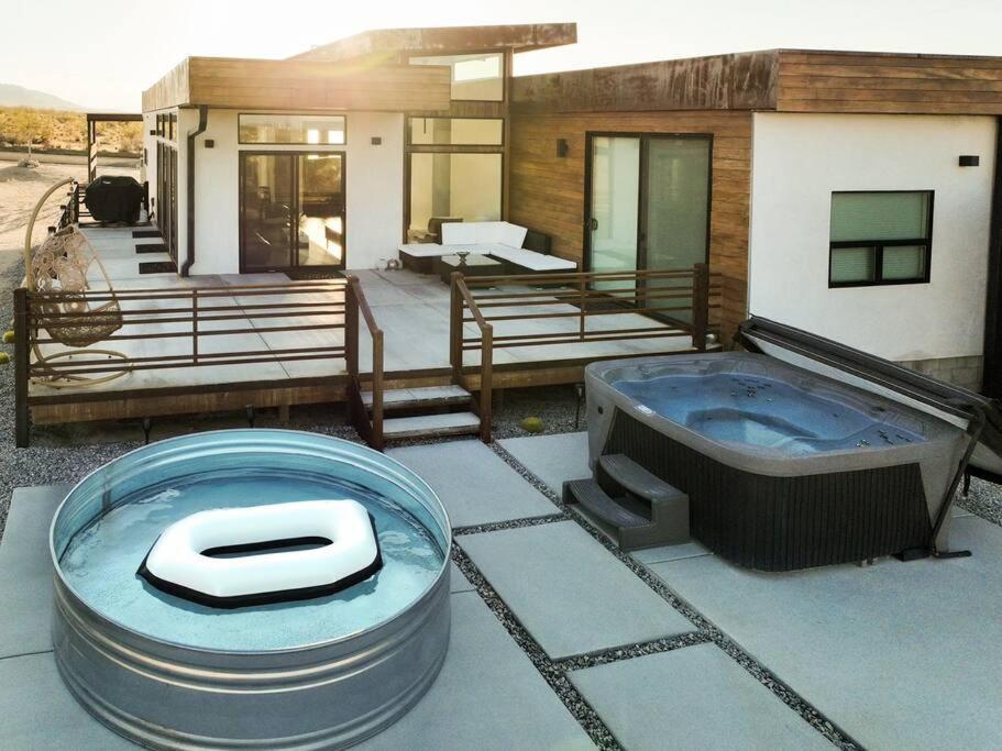 Bazén v ubytování Panoramic Heaven - Luxury Designer Property w Spa nebo v jeho okolí