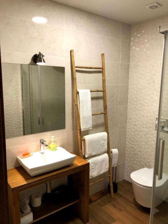 Uma casa de banho em Solar de São João - Guest House -