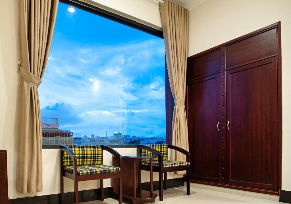 MINH LÂM HOTEL - Habitación Doble Con Balcón