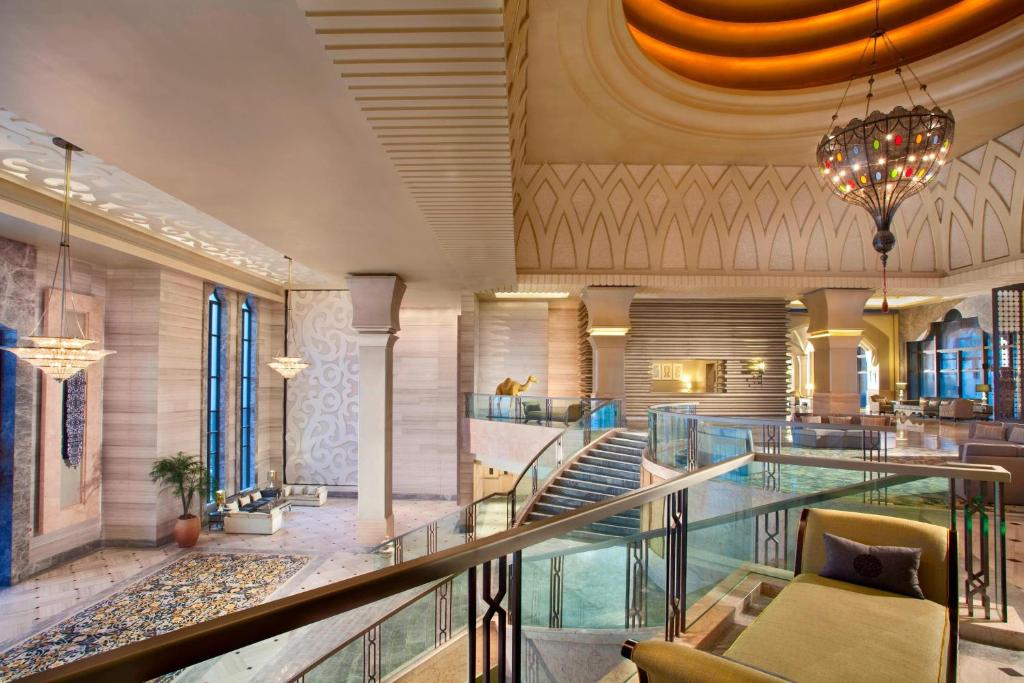 Bazén v ubytování Sheraton Qingyuan Lion Lake Resort nebo v jeho okolí
