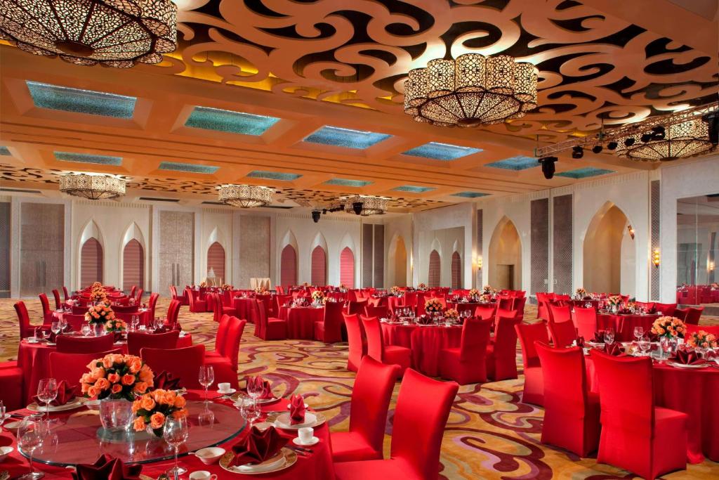 Restaurace v ubytování Sheraton Qingyuan Lion Lake Resort