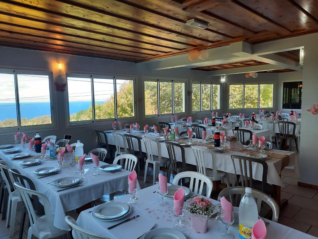 Restaurace v ubytování Ferme auberge le Ti'planteur