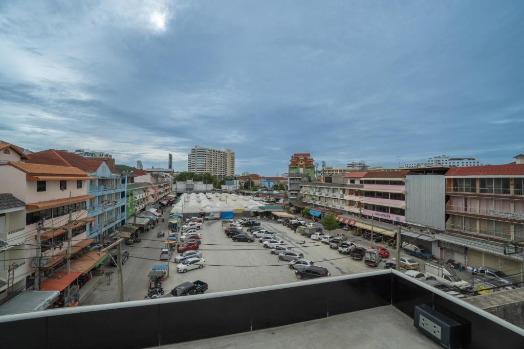 Nespecifikovaný výhled na destinaci Pattaya Central nebo výhled na město při pohledu z vily