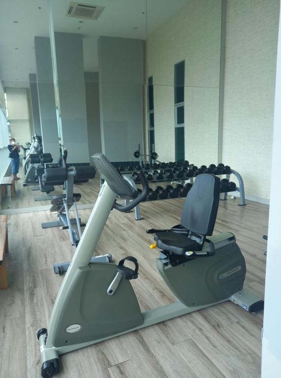 Fitness centrum a/nebo fitness zařízení v ubytování Baan Kiang Fah by Thita Sea View